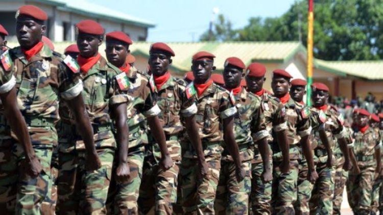 Guinée : Le chef d’état-major invite les militaires à limiter l’usage des réseaux sociaux
