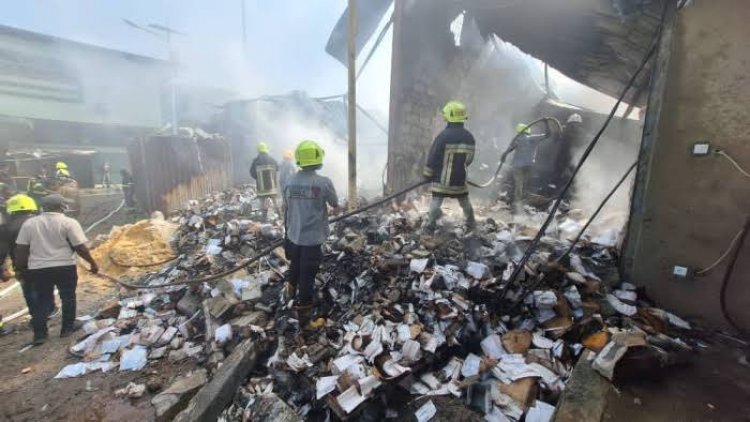 Incendie à la Pharmacie centrale de Guinée : le ministère rassure, les stocks de médicaments sont intacts